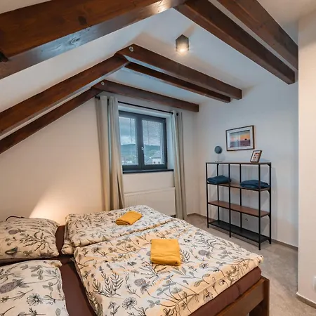 Rodinne Levypravy Ve Frymburku Apartment