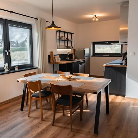 Rodinne Levypravy Ve Frymburku Apartment