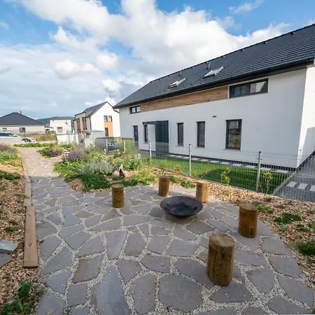 Rodinne Levypravy Ve Frymburku Apartment